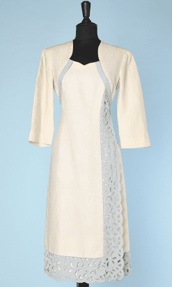 Tailleur robe 1960 en lin écru et bleu ciel brodé de perles