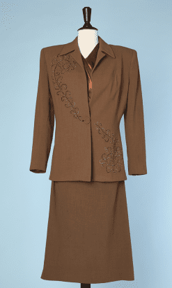 Tailleur jupe et veste 1940 en lainage marron avec chemisier