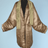 Manteau 1925 lamé or à motifs d'écailles et velours vert