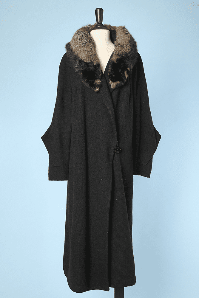 Manteau long 1930 en lainage noir et col en fourrure