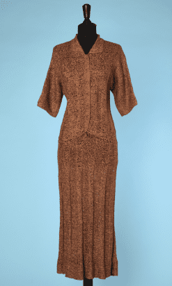 Robe 1930 en ruban de coton marron entièrement crochetée main
