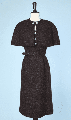 Robe et cape 1950-60 en lainage chiné bordeaux noir et gris