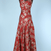 Robe longue du soir 1930 en soie rouge brochée or