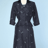 Tailleur robe 1950 en soie marine, motifs bleu ciel et rouge R&K