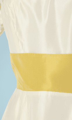 Alternative view of Robe longue du soir 1960 en faille écrue et jaune