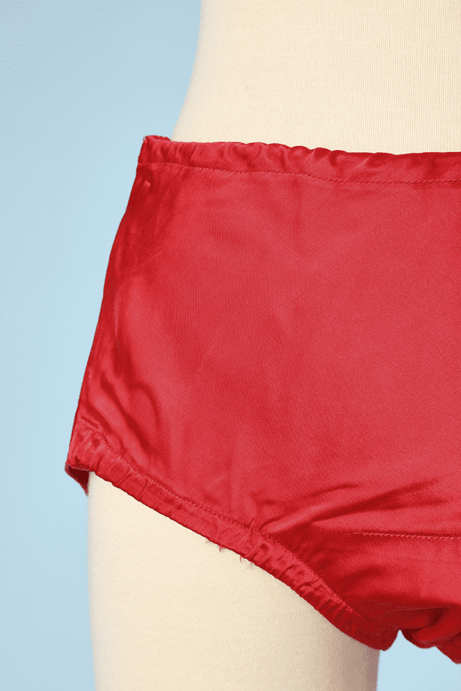 Bikini 1950/1960 en satin rouge et bonnet assorti – Image 3