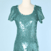 Tunique 1970 en tricot bleu entièrement cousu de paillettes irisées
