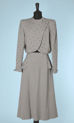 Tailleur 1940 en lainage gris clouté vieil or et argent
