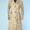 Manteau 1970 en skaï écru imprimé serpent