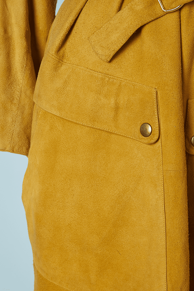 Manteau en daim ocre avec applications de cuir griffé Montana – Image 3