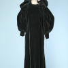 Long manteau 1930 en velours vert avec grande capuche