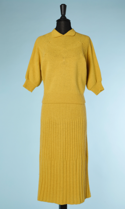 nA4099-Tailleur-1940-en-tricot-jaune-moutarde-t38-001.png