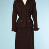 nA4100-tailleur-1940-en-lainage-marron-chiné-avec-pompons-en-fourrure-t36-38-001.png