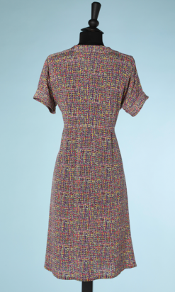 nA4111-robe-1930-en-crêpe-noir-imprimé-jaune-violet-rose-vert-blanc-t44-001.png