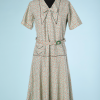 nA4189-Robe-1920-en-coton-vert-petits-motifs-rouge-rose-jaune-liseré-noir-t48-001.png