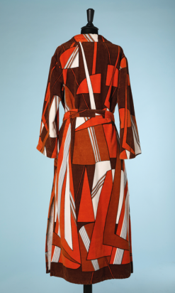 nA4249-Peignoir-1970-en-éponge-imprimé-marron-orange-et-gris-001.png