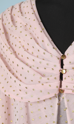 na2829_ensemble_nylon_rose_pois_or_chemise_nuit_deshabille_schiaparelli_t34_001.png