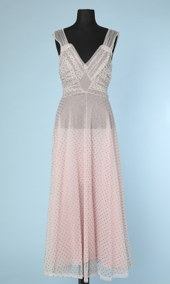 na2829_ensemble_nylon_rose_pois_or_chemise_nuit_deshabille_schiaparelli_t34_001.png