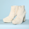 na3154_paire_bottines_fourrure_blanche_001.png