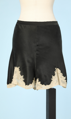 Culotte en satin de soie noir et dentelle