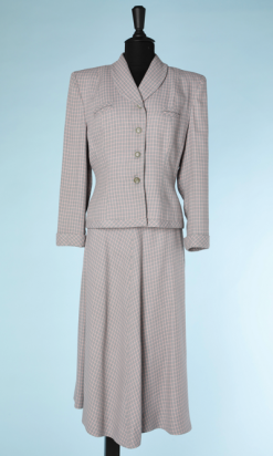 na4491-Tailleur-1940-en-lainage-gris-clair-et-carreaux-roses-t38-01.png