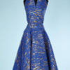 na4569-Tailleur-jupe-et-dos-nu-en-coton-matelassé-bleu-et-or-t36-01.png
