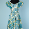 nA4647-Robe-1950-en-soie-chiné-à-la-branche-grosses-fleurs-bleues-feuillages-vert-t-34-01