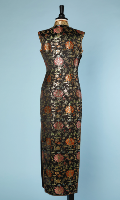 nA4732-Robe-longue-du-soir-1950-chinoise-en-satin-noir-et-or-jacquard-multicolore-t36-01