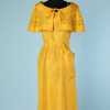 nA4736-Ensemble-Robe-et-petite-cape-en-soie-jaune-safran-brodé-de-feuillages-en-perles-jaunes-et-or-t34-02