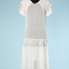 nA4918-Robe-1920-en-voile-de-coton-blanc-brodée-au-point-de-croix-de-fleurettes-t40-01