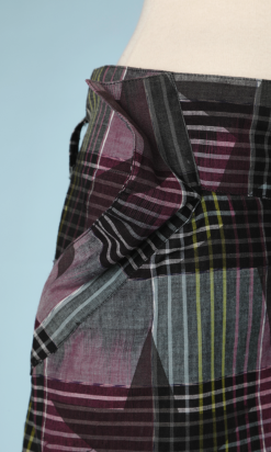 nA5211-Short-en-coton-à-carreaux-et-étoiles-gris-et-violet-Vivienne-Westwood-t46-01