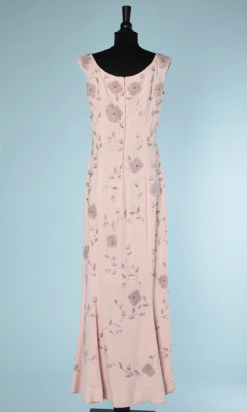 nA5346-Robe-longue-1960-du-soir-en-soie-rose-brodée-de-perles-argentées-et-strass-roses-Margarets-t40-01