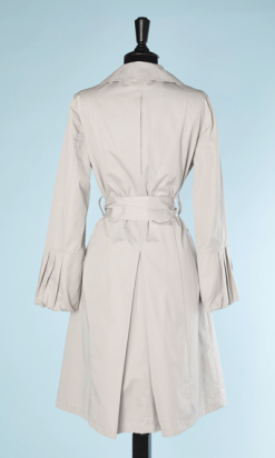 nA5754-Imperméable-vintage-en-coton-gris-claire-col-et-bas-de-manches-plissés-t40