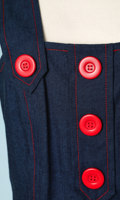 Alternative view of Robe Yves Saint Laurent en jean surpiqûres, boutons rouges