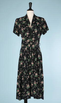nA5284-Robe-1940-en-rayonne-noire-fleurs-roses-et-grises-feuillages-verts-t38-01