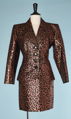 nA6123-Tailleur-jupe-et-Veste-en-soie-brochée-lamée-cuivre-et-taches-noires-t38-01