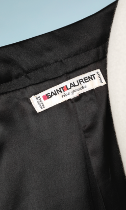 nA6139-Tailleur-en-soie-noire-entièrement-pailleté-marron-Saint-Laurent-t38-01