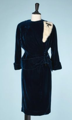 na5884-Tailleur-1950-en-velours-de-soie-bleu-canard-t36-01