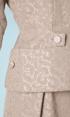 na6444-Tailleur-Robe-et-Veste-1950-60-rose-et-taupe-broché-de-plumes-t36-01