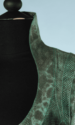 nA6140-Blouson-en-pyton-vert-encolure-arrondi-col-haut-t36-38-01