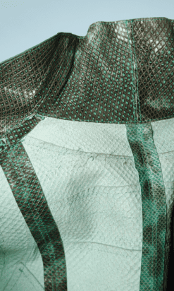 nA6140-Blouson-en-pyton-vert-encolure-arrondi-col-haut-t36-38-01