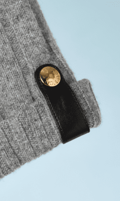 nA8051-Robe-Pull-en-lainage-gris-noir-poches-kaki-Louis-Vuitton-t40-42-01