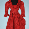 nA8061-Robe-en-soie-rouge-à-pois-noirs-et-brocard-or-Saint-Laurent-t40-01