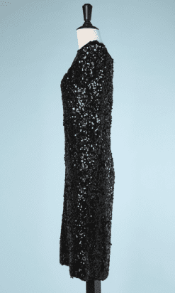 nA8091-Robe-en-voile-de-crêpe-noir-brodé-de-paillettes-plastron-en-dentelle-noir-t38-Galanos-01