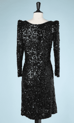 nA8091-Robe-en-voile-de-crêpe-noir-brodé-de-paillettes-plastron-en-dentelle-noir-t38-Galanos-01