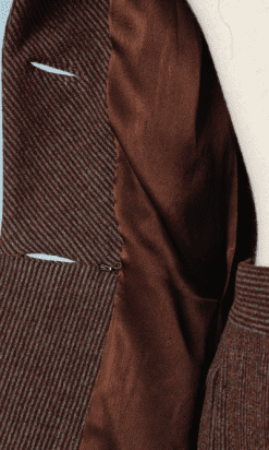 nA8144-Tailleur-1940-en-lainage-tissé-à-rayures-grises-et-marron-Maggy-Rouff-n°-45547-t34-01