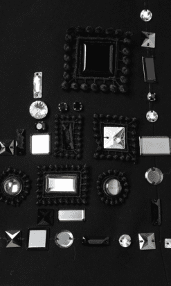 nA8383-Robe-Marc-Jacobs-brodé-et-mirroirs-et-strass-Swarowski-Collection-T38-01