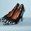 nA8523-Paire-descarpins-en-cuir-Lanvin-recouverts-de-reps-blanc-moucheté-turquoise-et-noir-t39-01