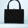 na8529-Sac-chanel-noir-en-velours-01