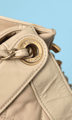 A358-Sac-Chanel-en-cuir-champagne-matelassé